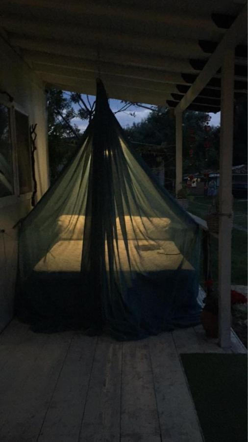 Bungalow "Pod Varbata" 洛泽内茨 外观 照片